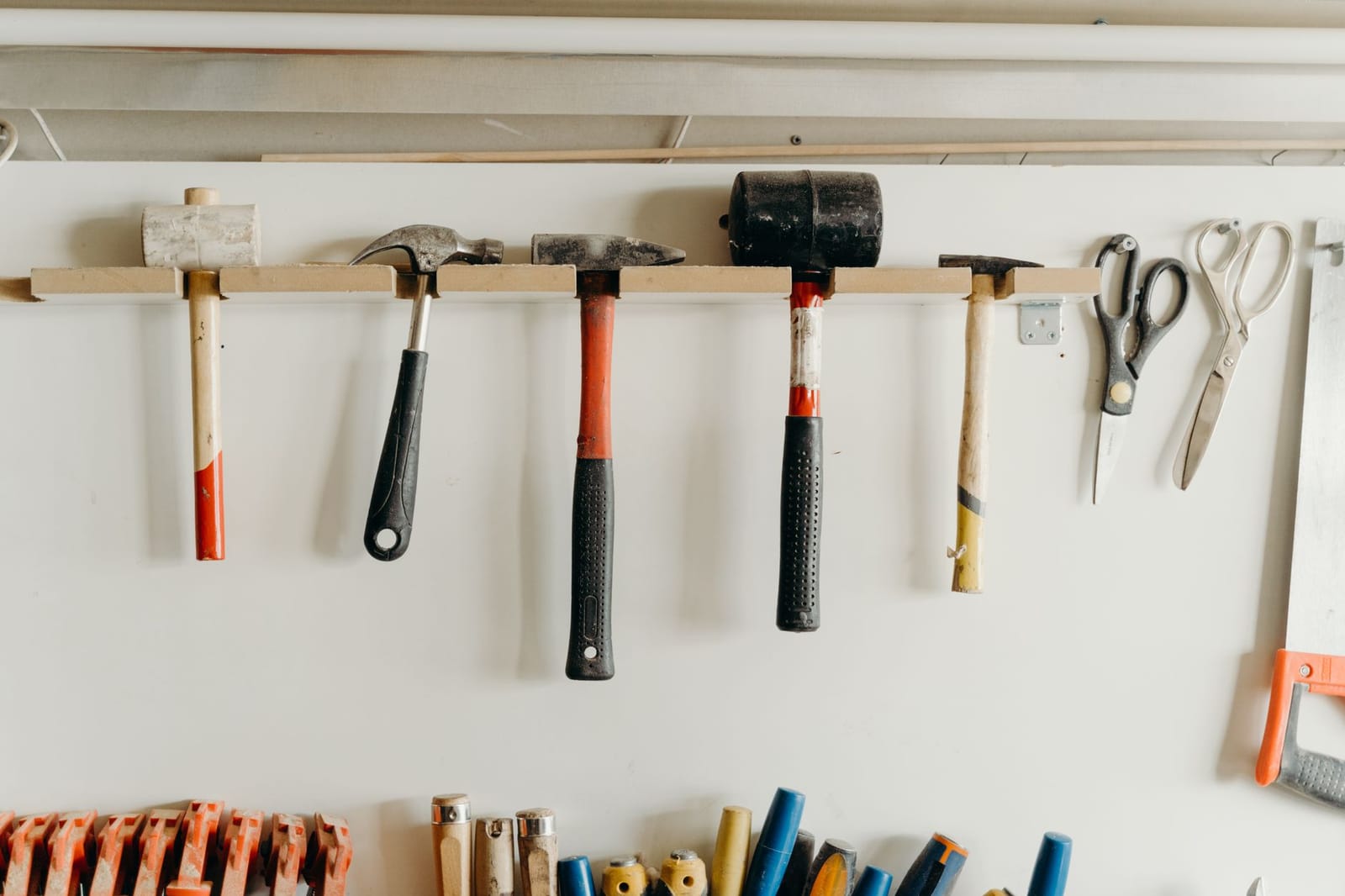 DIY marketing agency workflow for home-improvement, paint, tools, and garden retailers