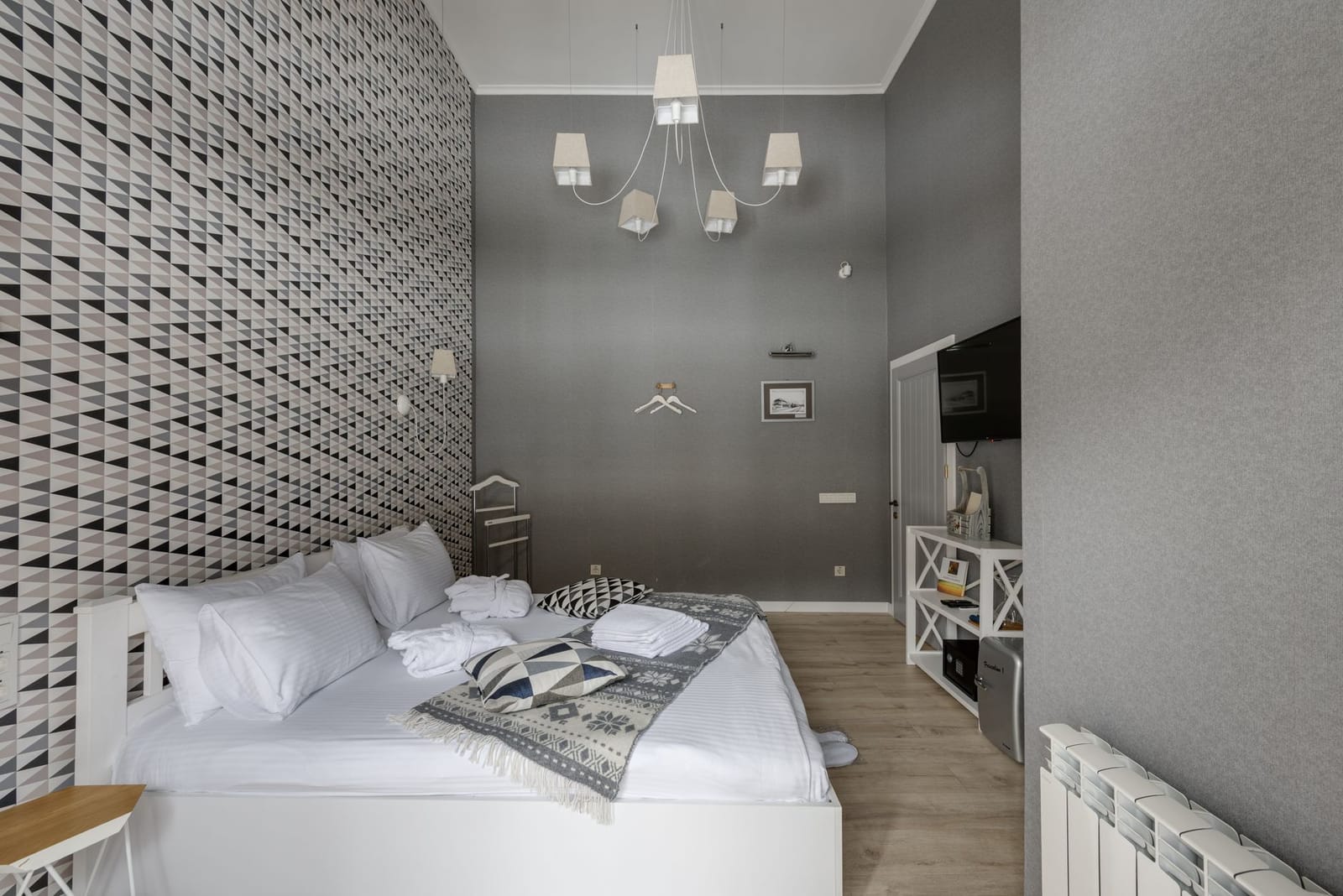 Hotels (boutique and chain)