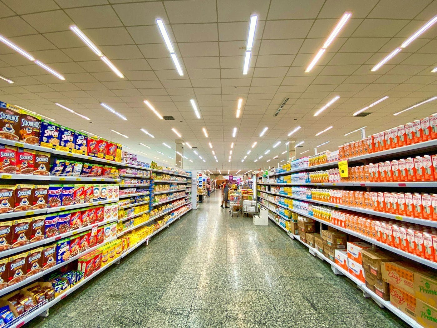 UK retailers with physical shops